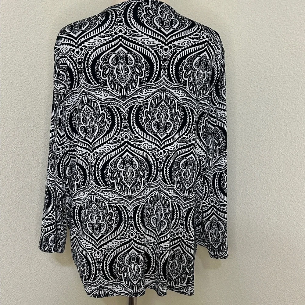 N/A stylish black